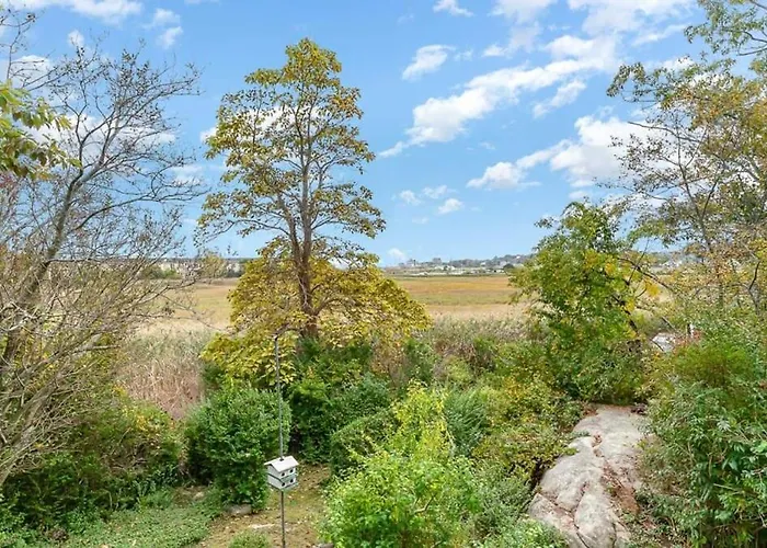 Walk To Good Harbor Ocean Views Open All Year